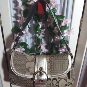 Coach signature w/metalic gold trim